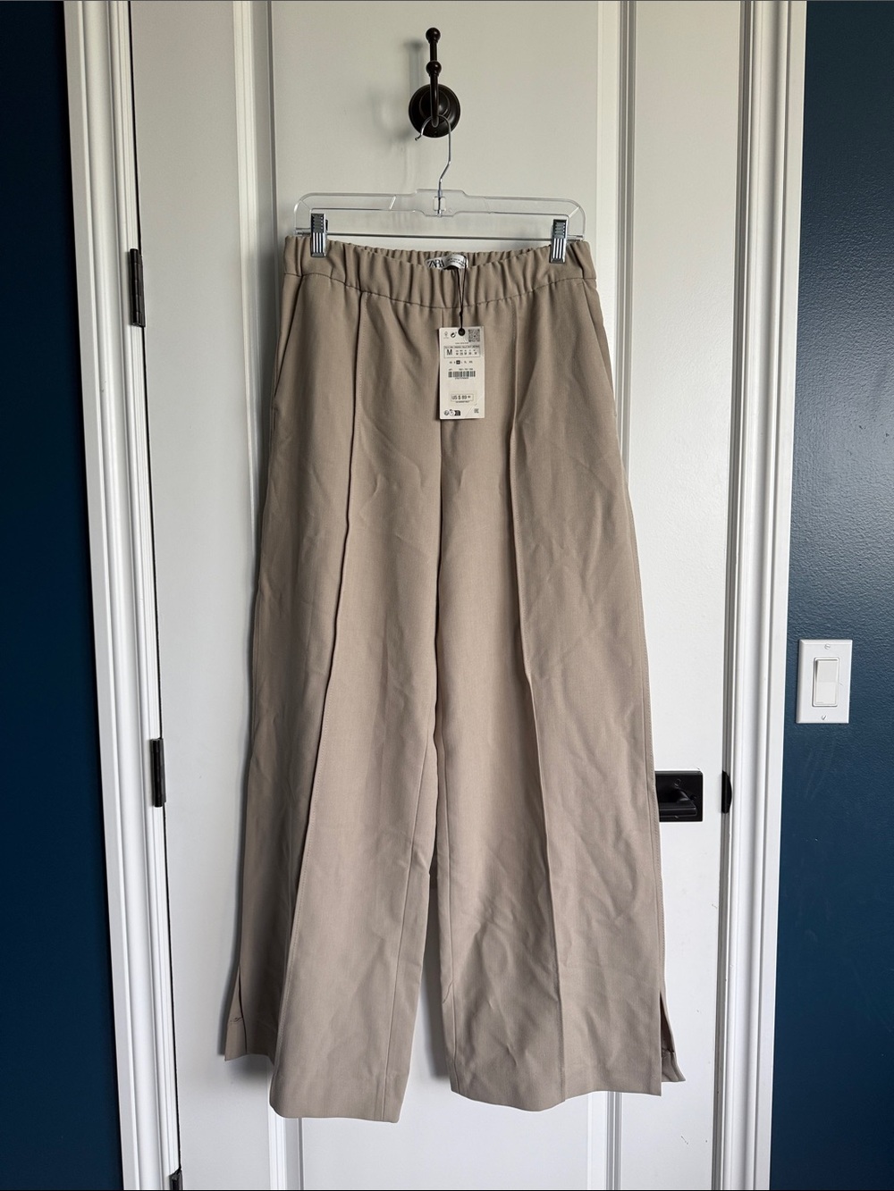 Relaxed Wide-Leg Women’s Pants in Beige